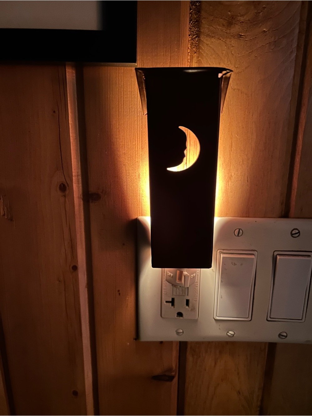 Red Metal Crescent 🌙 Moon Wall Night Light